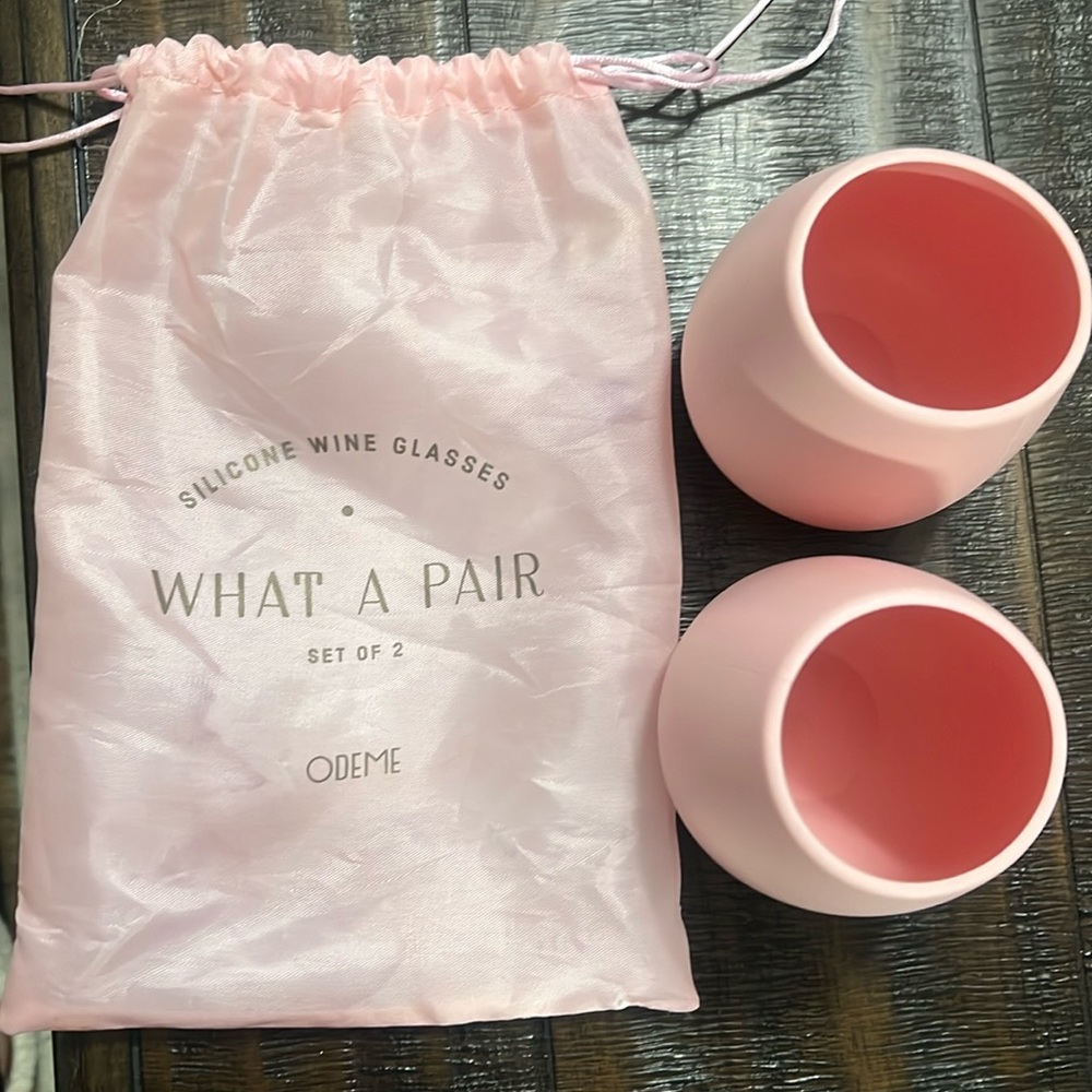 Silicone wine cup